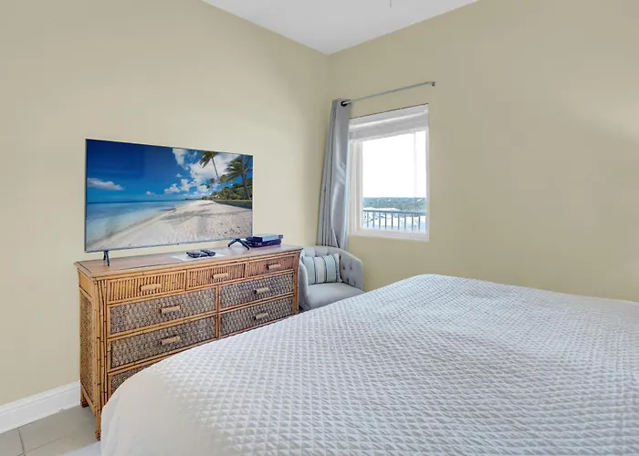 Lighthouse 607 Holiday home